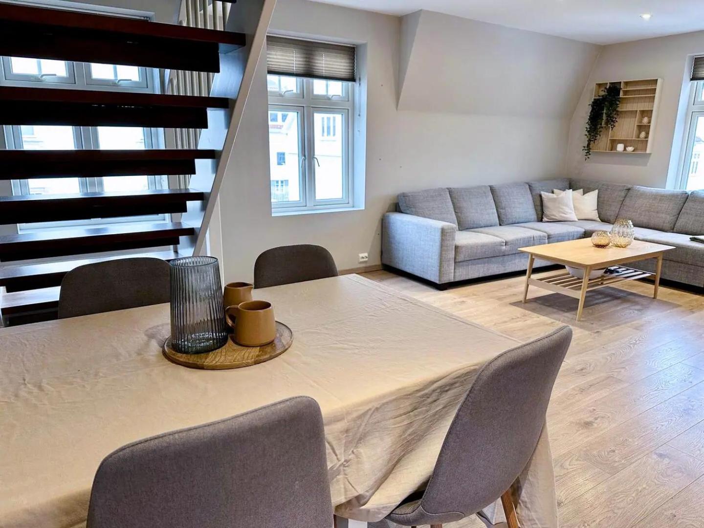 エーゲルスンStylish & Bright Penthouse - Office - 5 Star Location!アパートメント エクステリア 写真