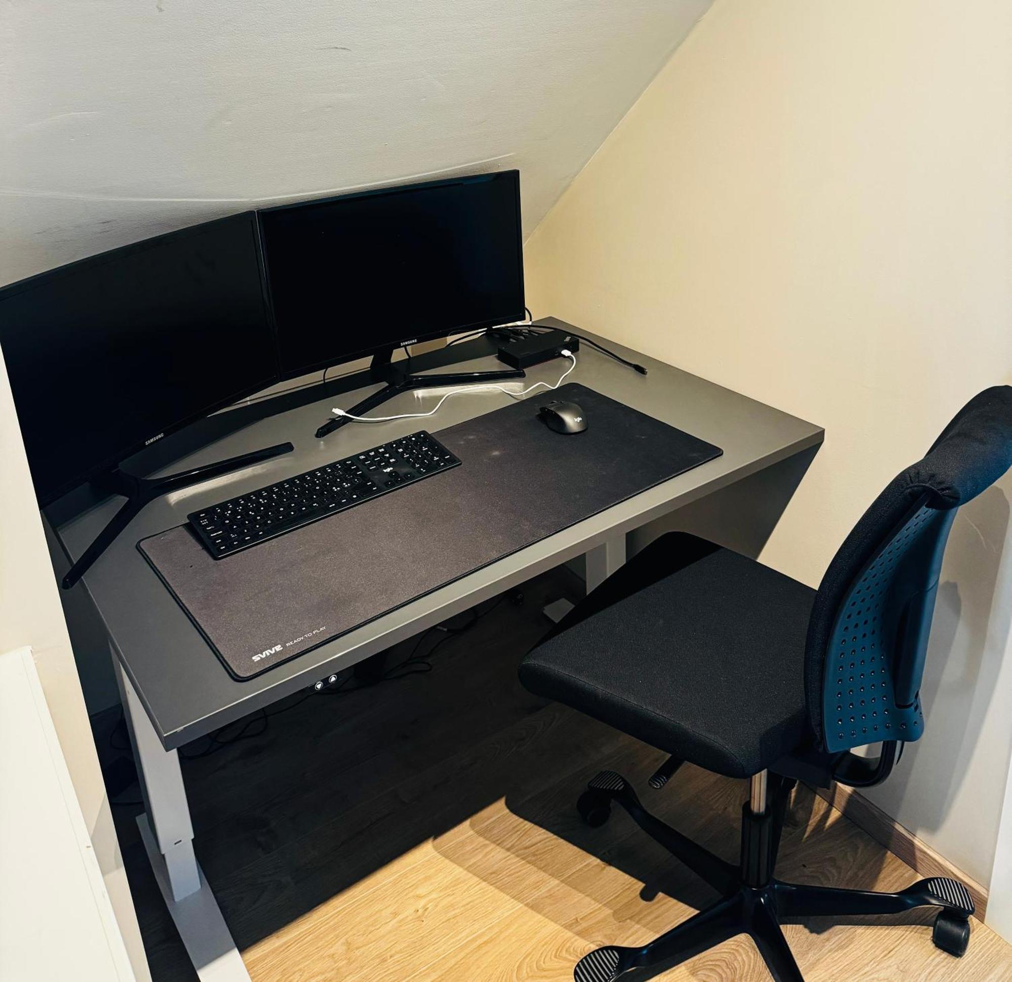エーゲルスンStylish & Bright Penthouse - Office - 5 Star Location!アパートメント エクステリア 写真